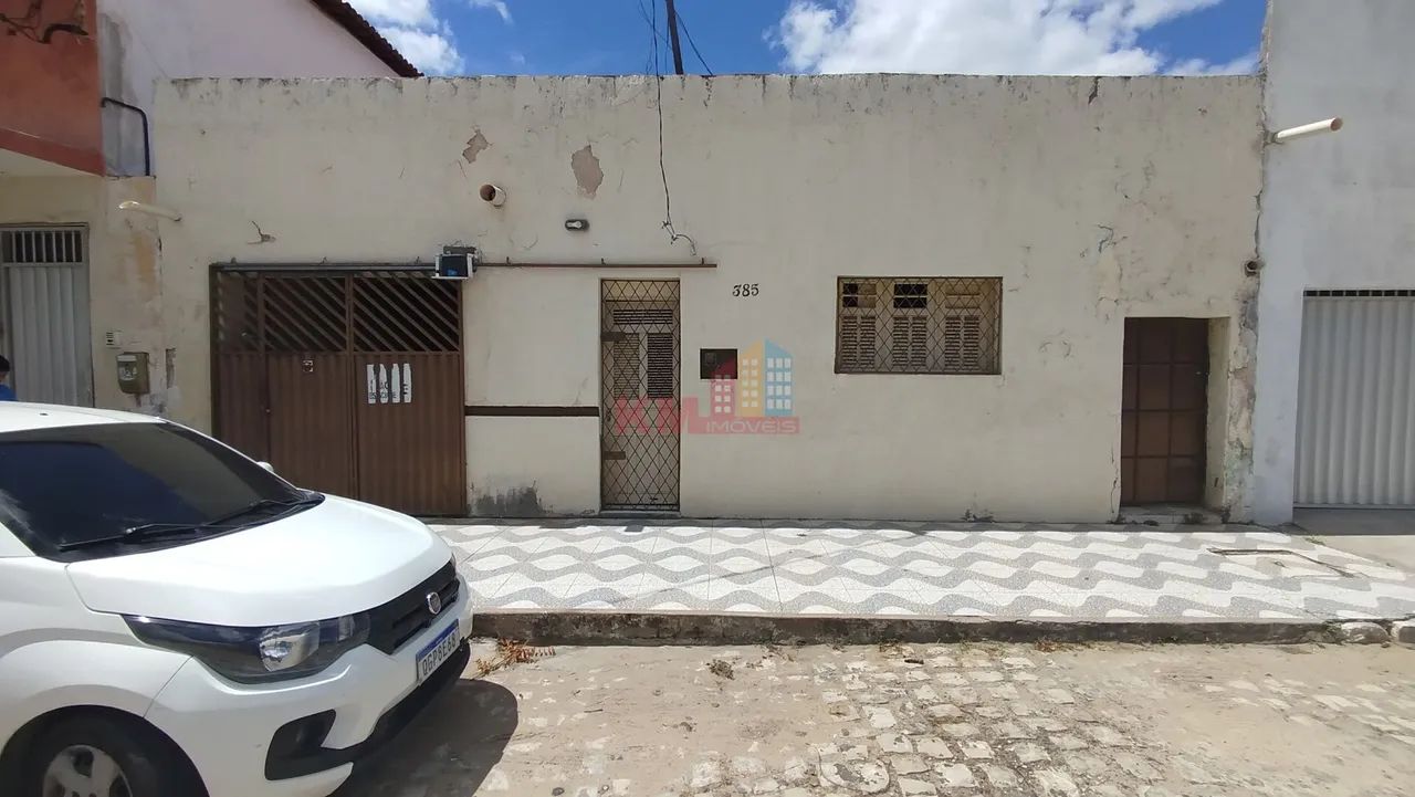 Casa com Piscina à Venda no Centro de Mossoró | KM Imóveis.