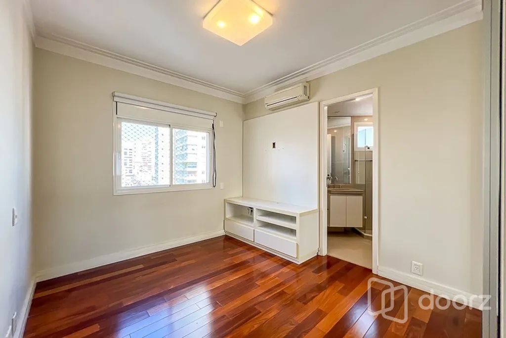Imóvel na Jorge Américano com 5 dormitórios e 367m² - Foto 3