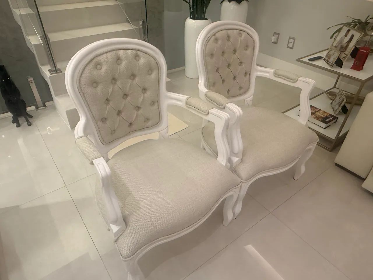 Vendo 2 cadeiras Luiz XV impecáveis  - Foto 4