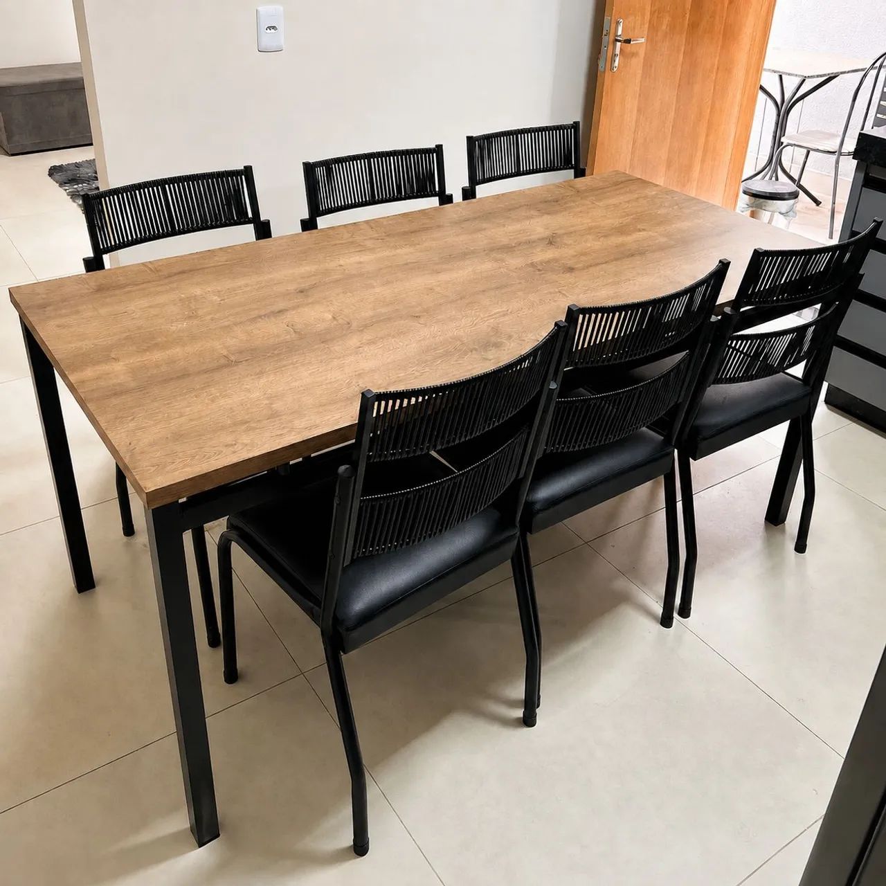 Mesa de jantar 6 cadeiras 