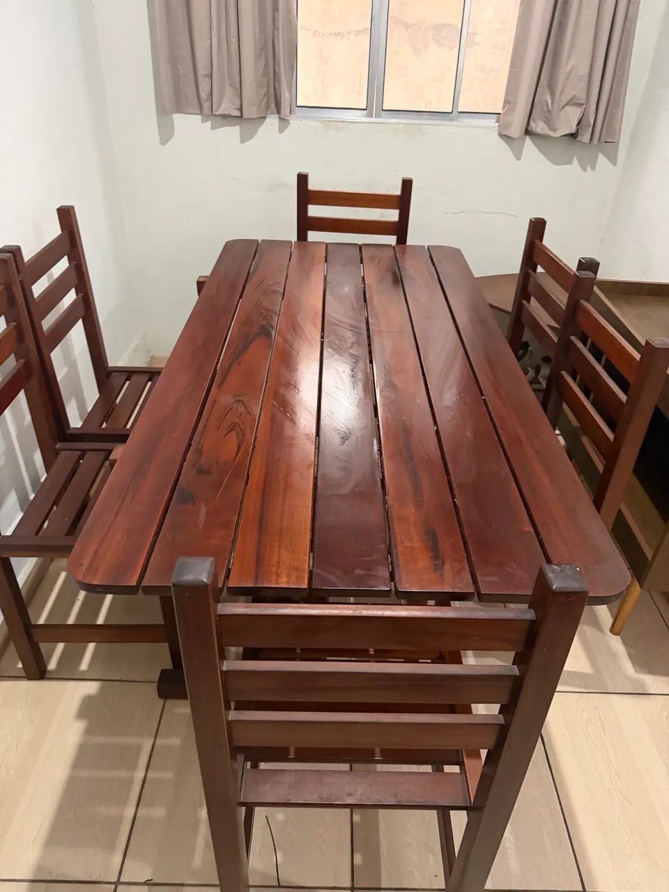 Mesa de jantar madeira maciça 6 cadeiras  - Foto 5