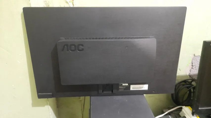 Monitor Aoc E970swnl Imagem Com Manchas - Foto 3