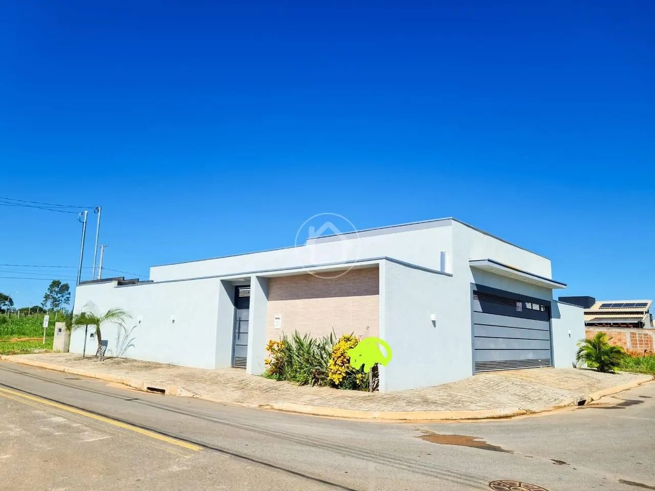 LINDA CASA EM BONITO COM PISCINA