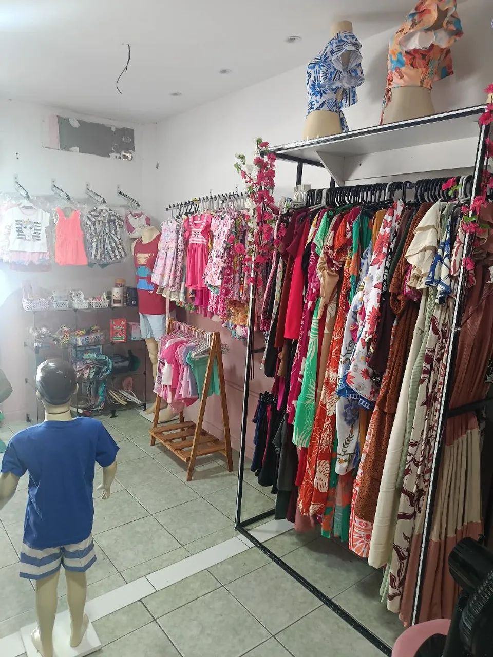 Passo ponto completo, loja de roupa femina , infantil e juvenil.  - Foto 5