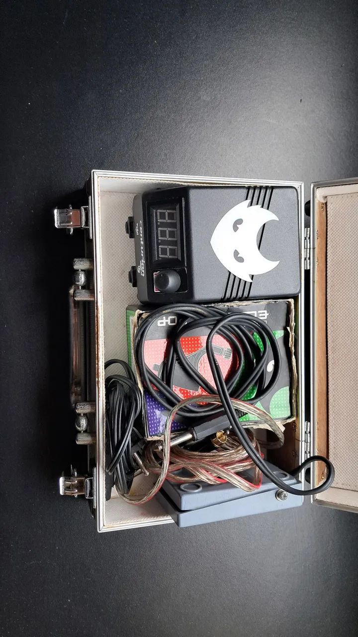 Kit Tatuagem com Máquina Electra pop Fonte pedal e materiais - Foto 5
