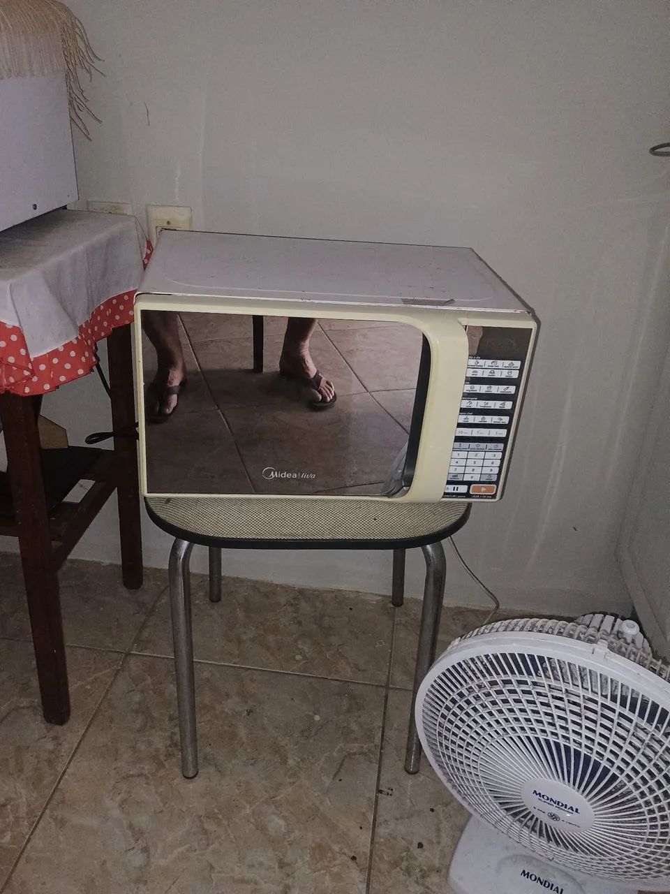 Vendo microondas Midea, *. - Foto 2