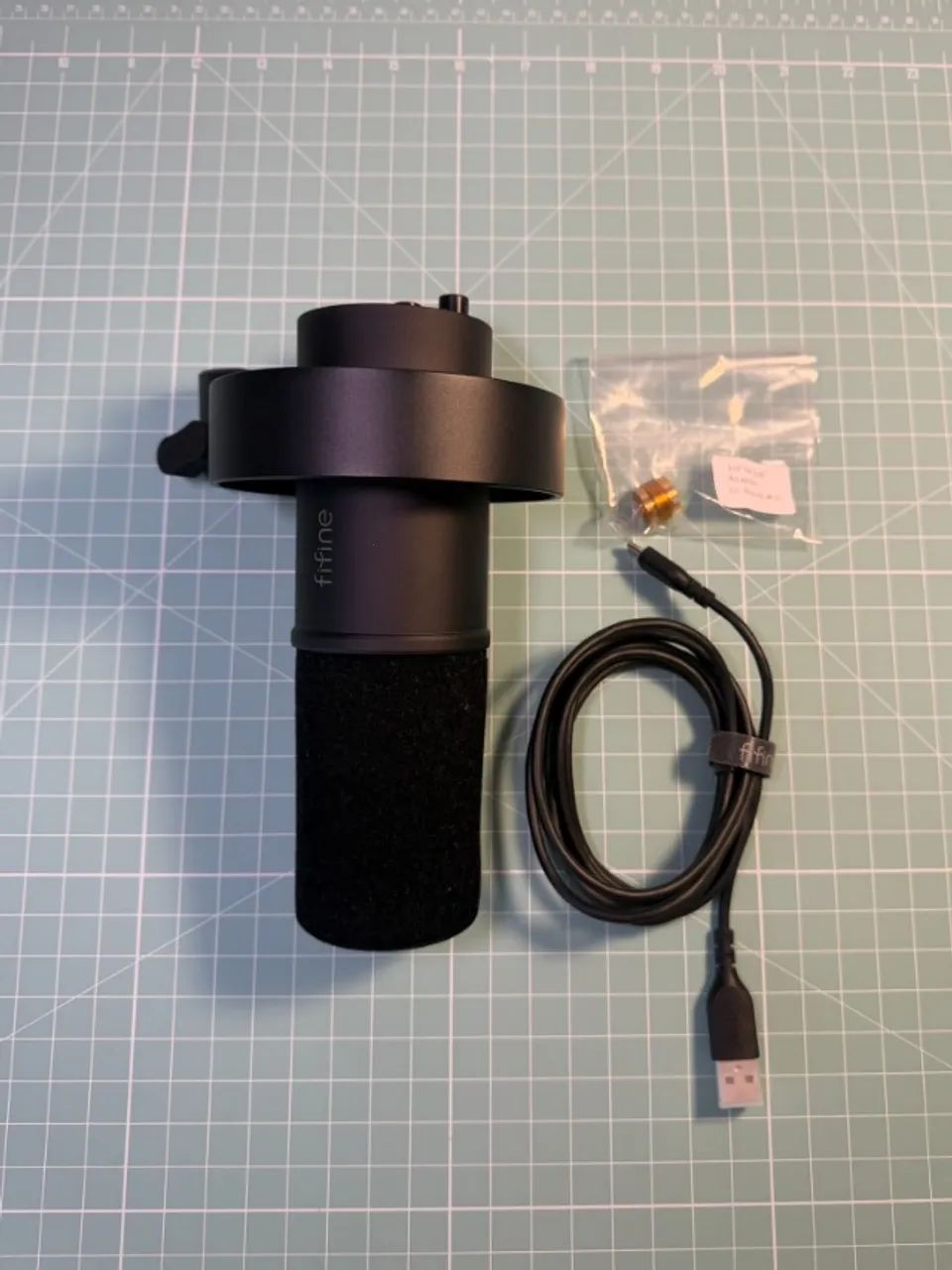 Microfone Dinâmico Fifine K688 Preto USB e XLR Completo