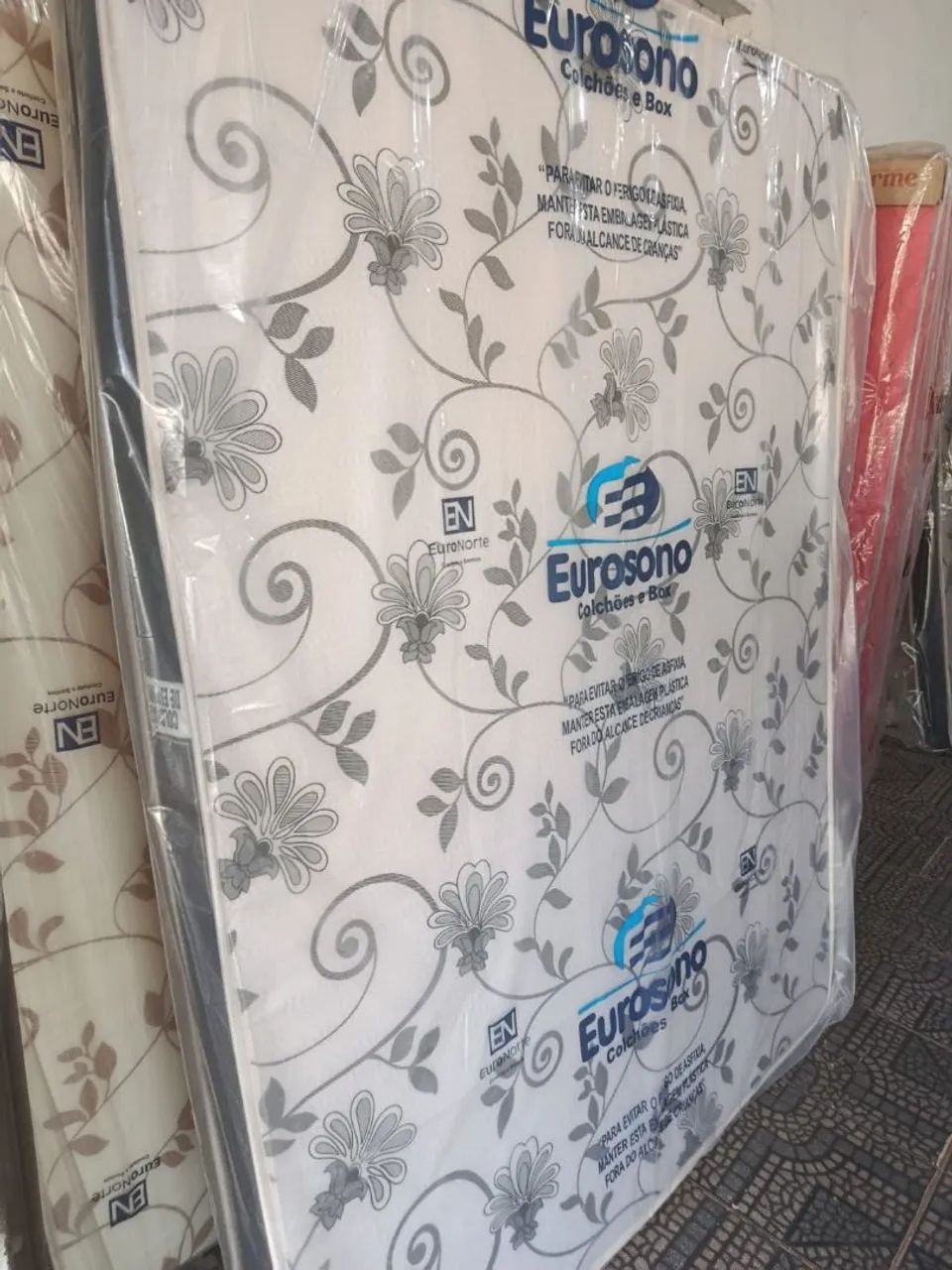Colchão de casal novo espuma D20