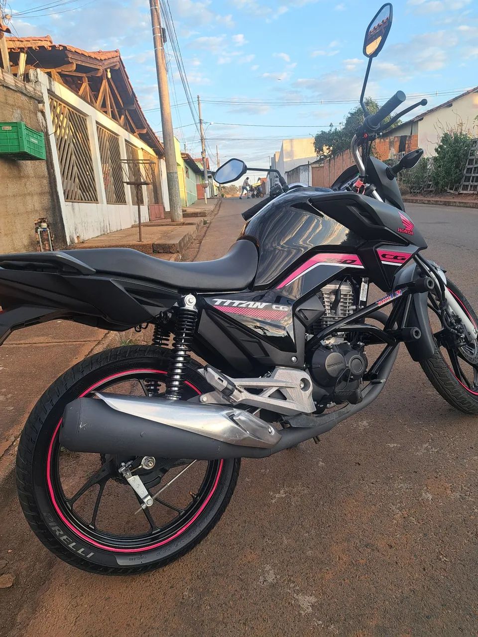 Titan 160