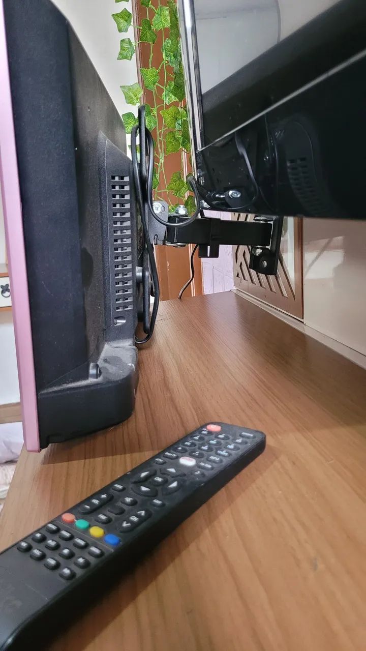 TV Philco 24 Polegadas LED cor de rosa - Foto 2