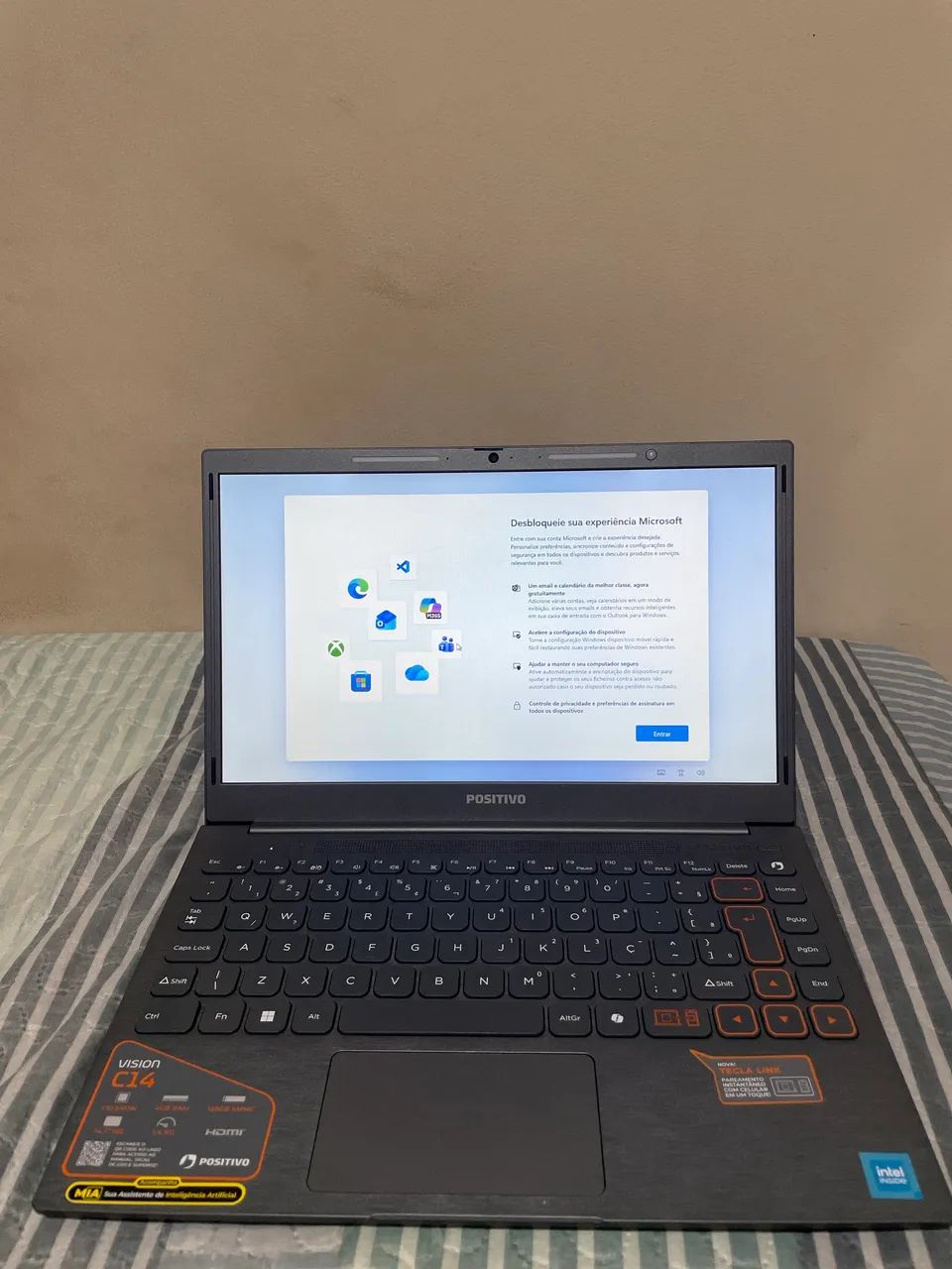 Vende-se Notebook Positivo VisionC14