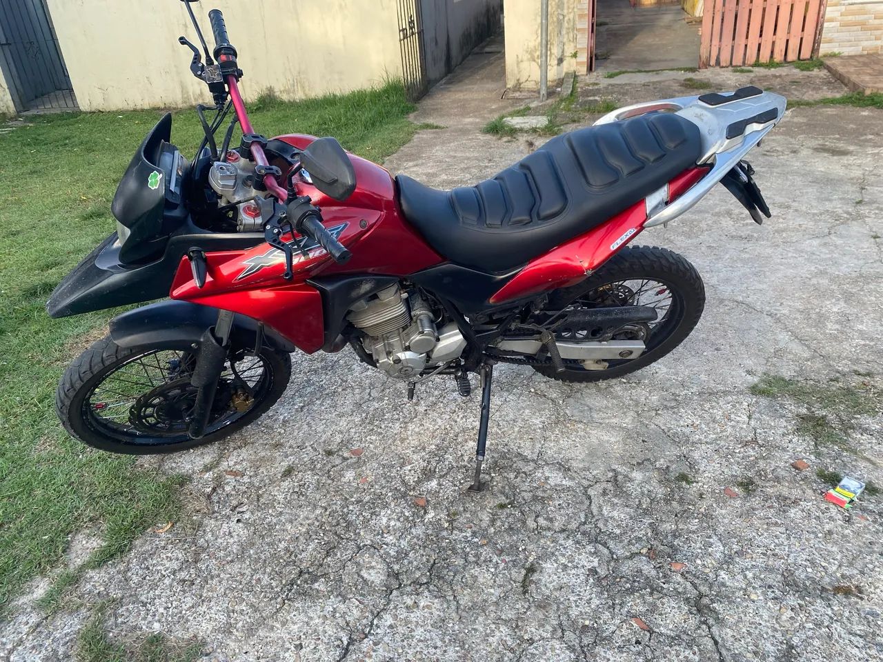 XRE 300 2015