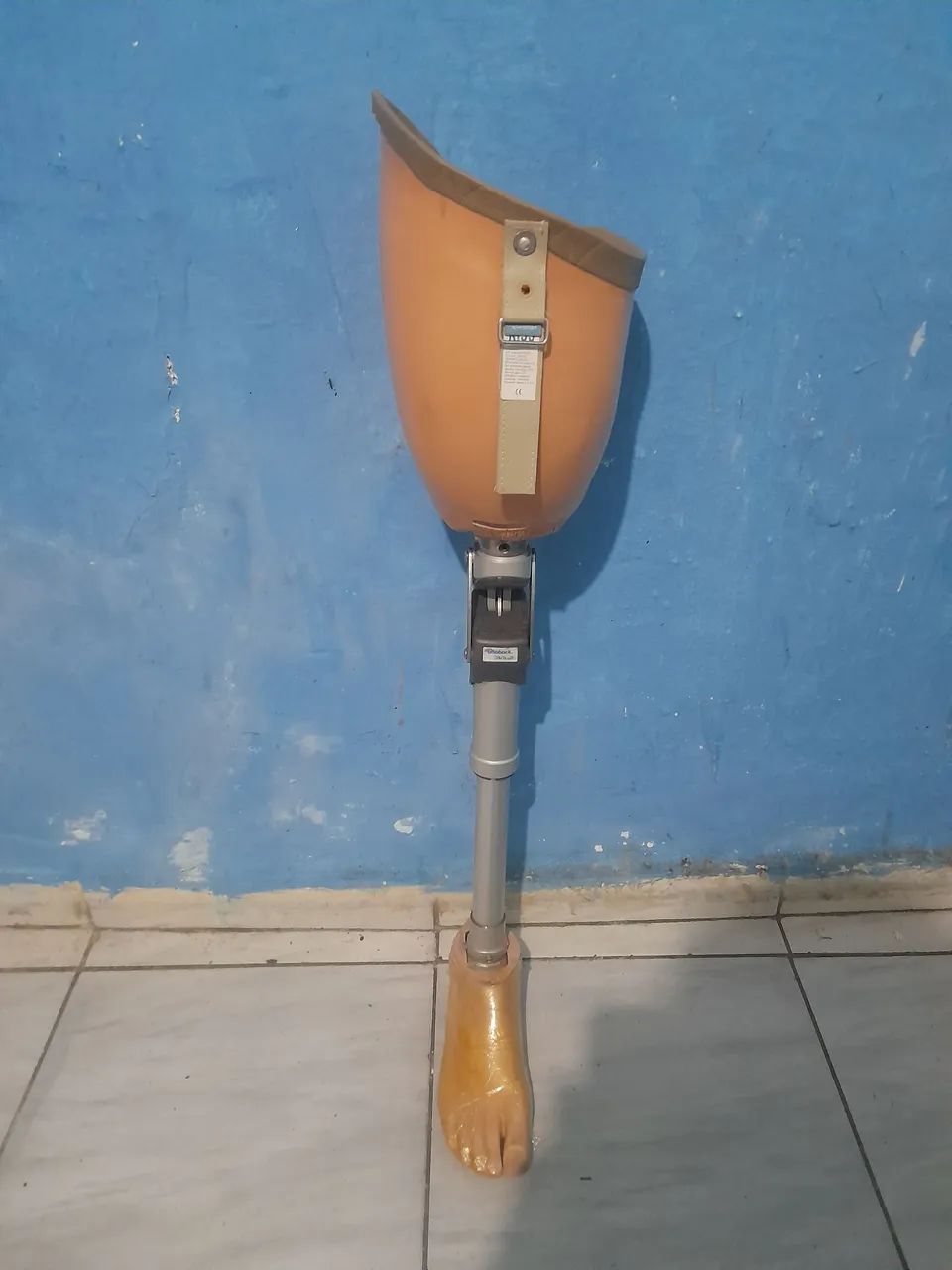protese da perna direita - Foto 3