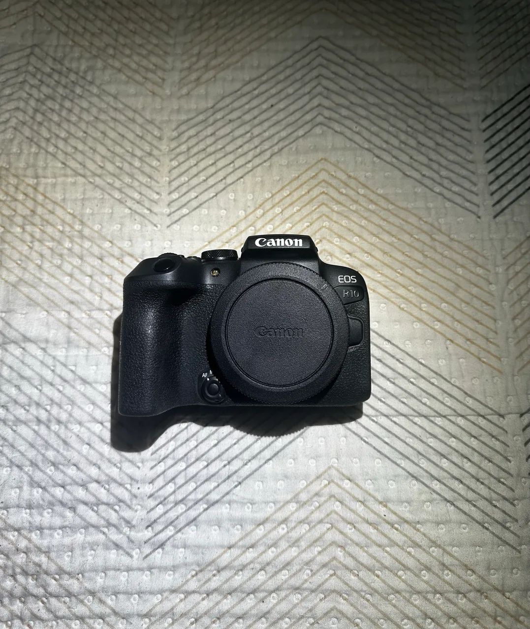Câmera Canon R10 - Foto 2