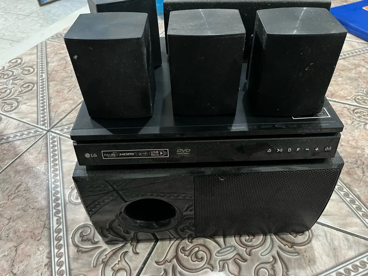 Home theater 