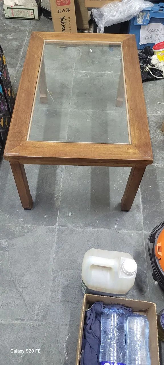 Mesa de centro,madeira com vidro - Foto 4