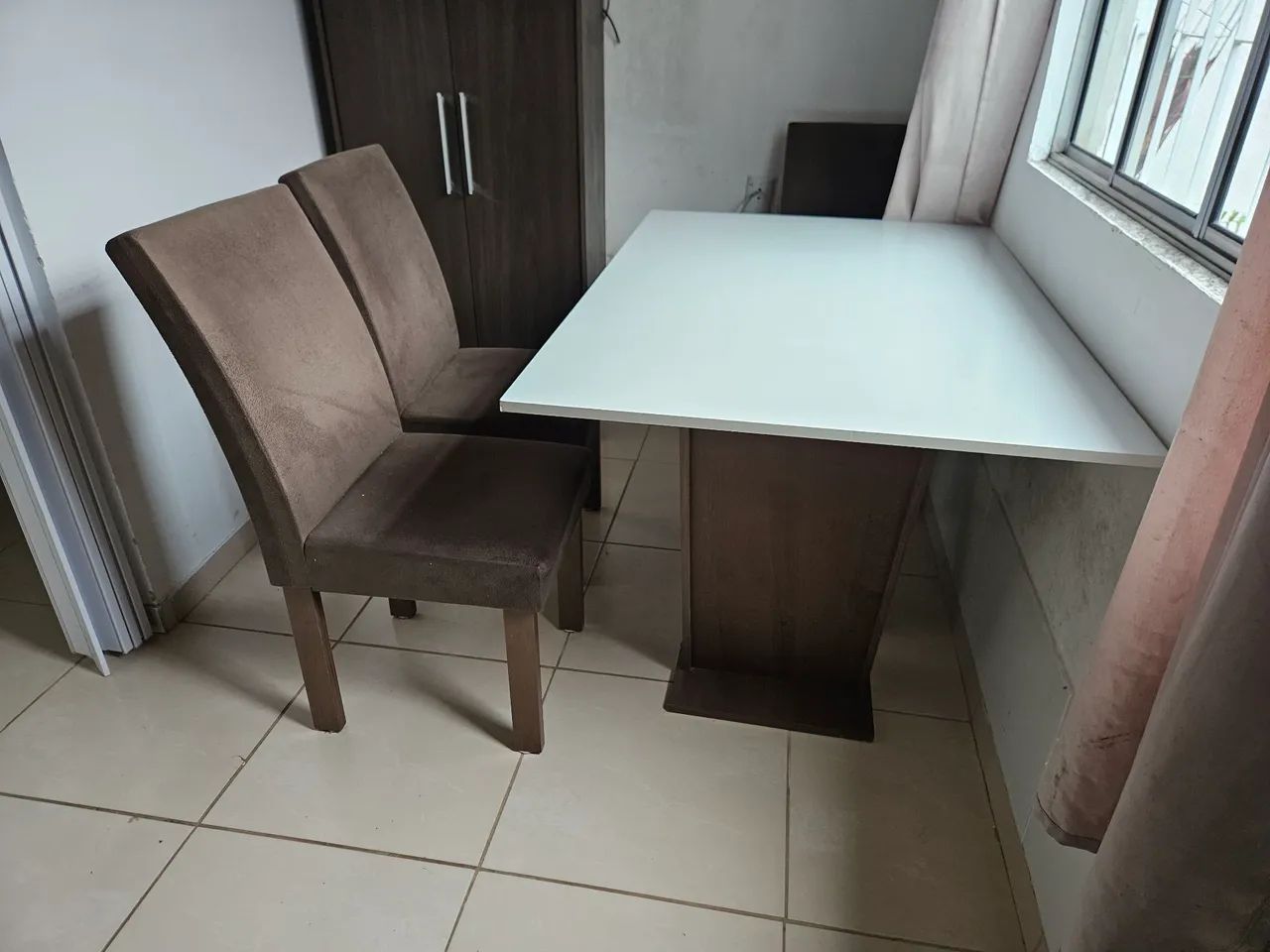 Mesa com 3 cadeiras - Foto 2