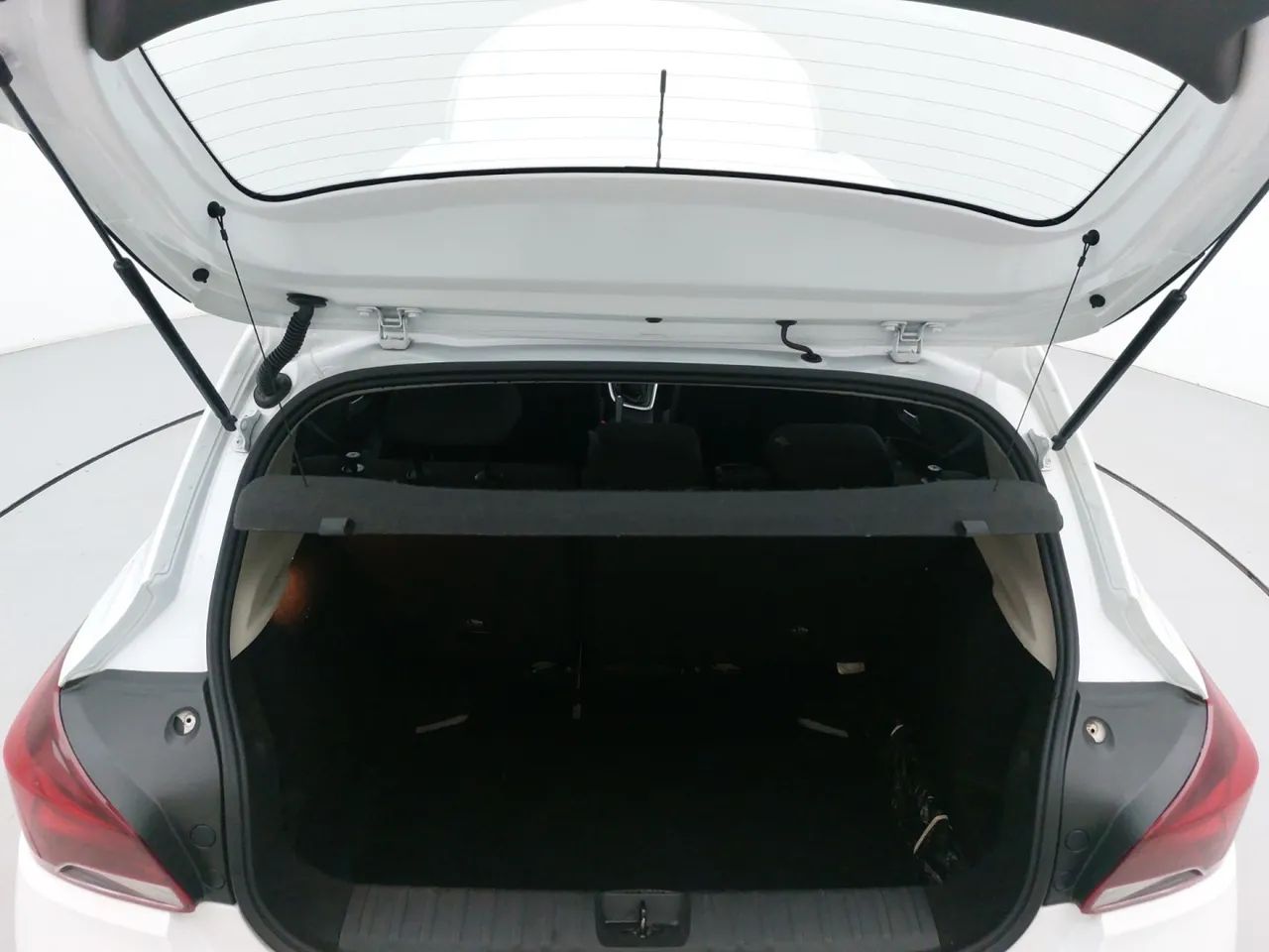 Chevrolet Onix Hatch 1.0 12V Flex Mec. 4P, foto 9 de 18