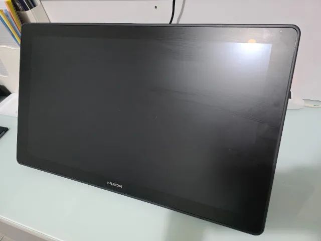 Mesa digitalizadora com tela - Huion Kamvas 22 Plus