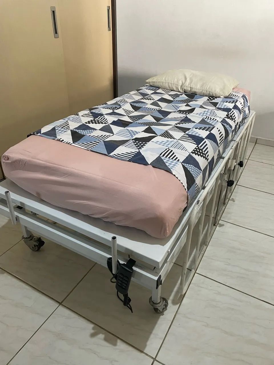 Cama hospitalar elétrica 