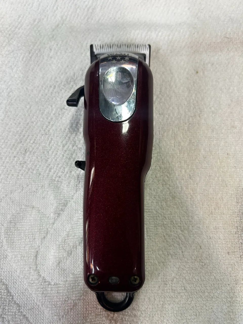 Vendo máquina de cortar cabelo mágic clip wahl (valor negociável)