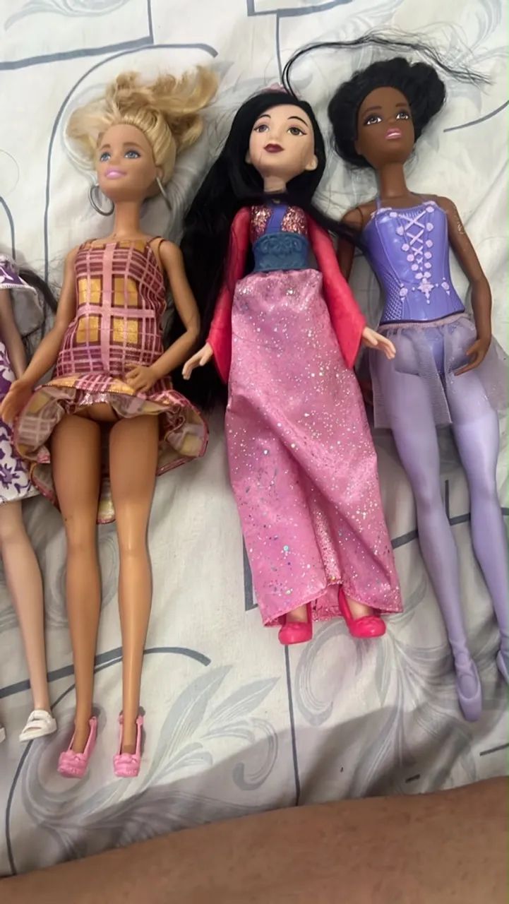Bonecas Barbie e princesas  - Foto 4