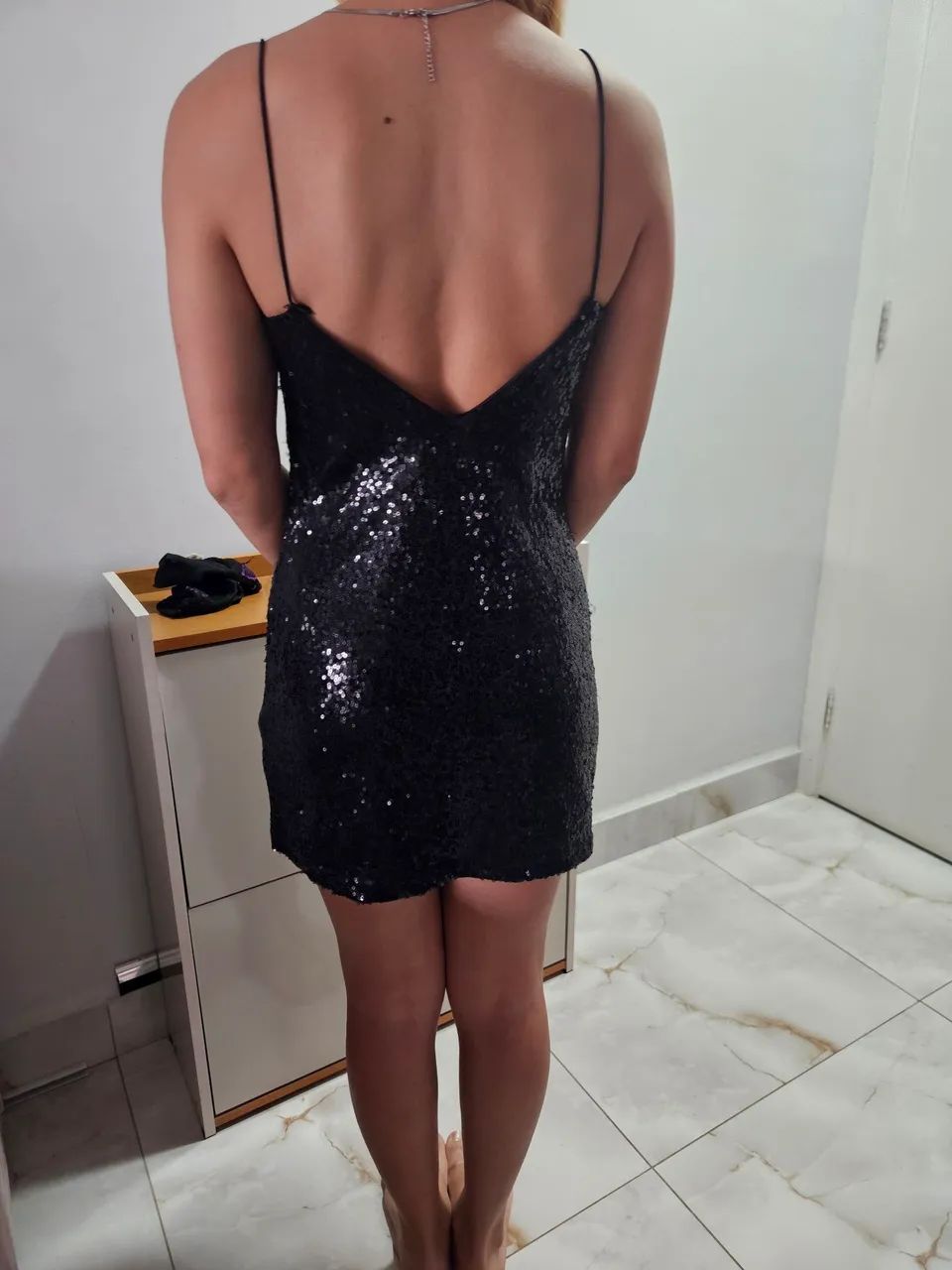 Vestidos em paetê preto e prata 80$ cada - Foto 3