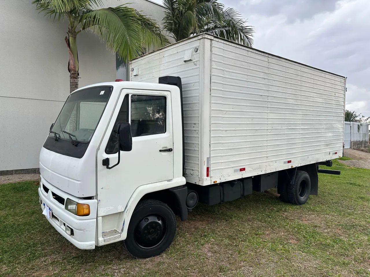 Caminhão 3/4 Agrale DX 7000 Baú  - Foto 2