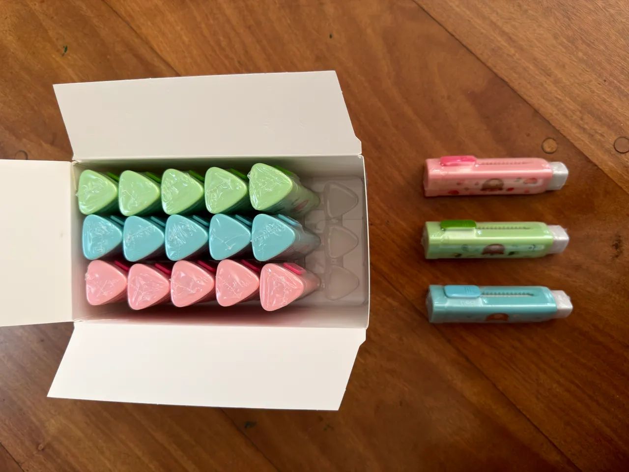 Borracha retrátil triangular - Deli