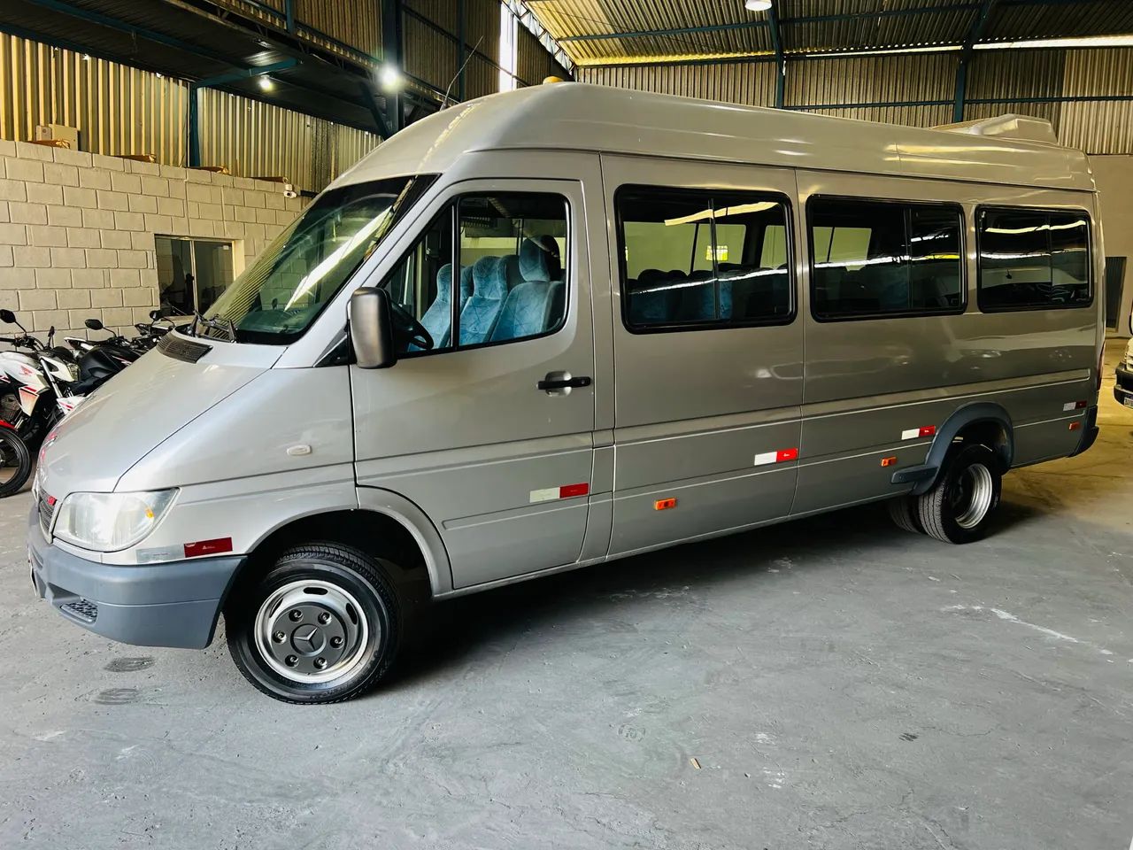 Mercedes-Benz Sprinter 413 Van Luxo 2.2 16 E 20L Dies 2009