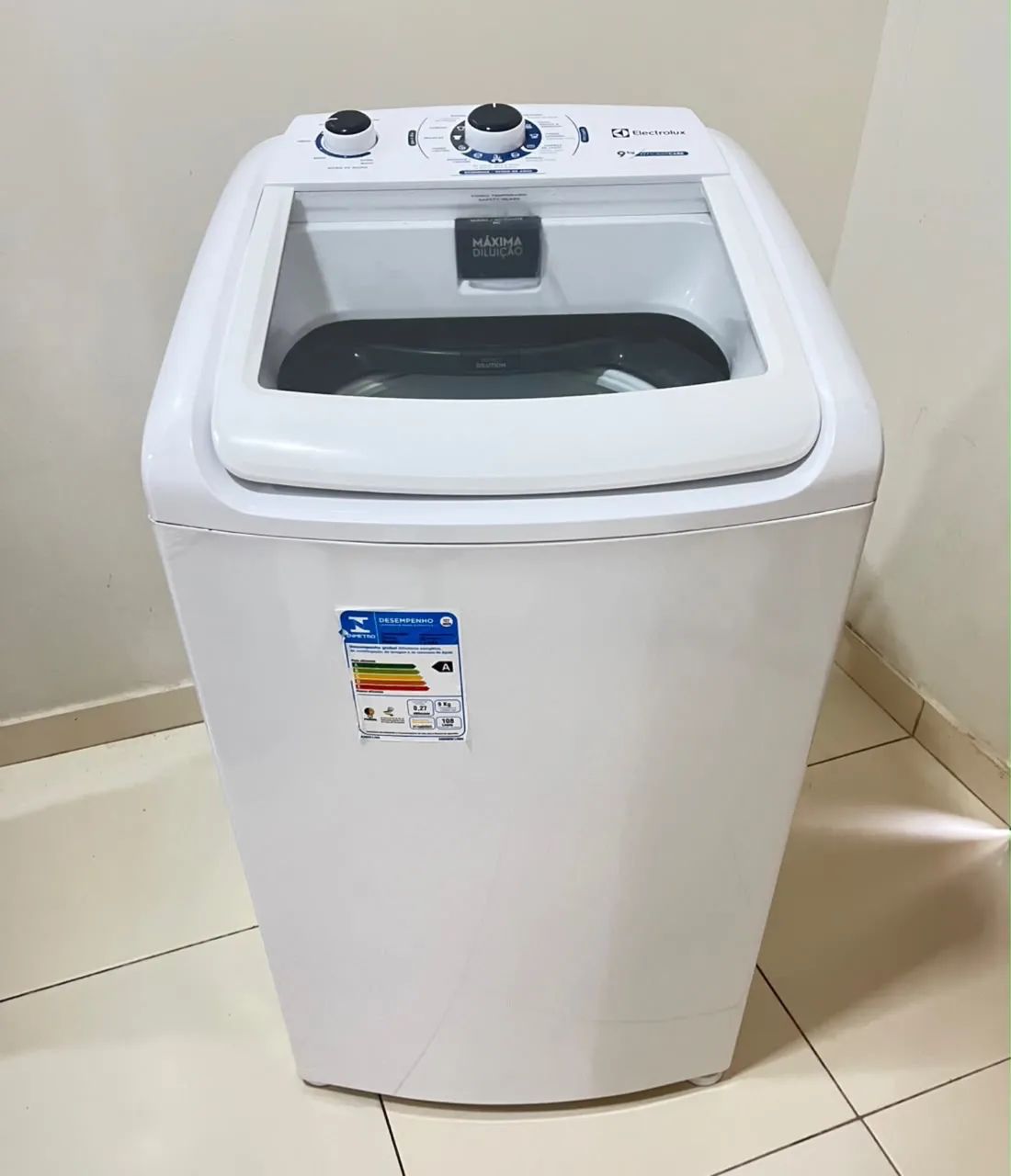 Máquina De Lavar Eletrolux 9kg( semi nova)