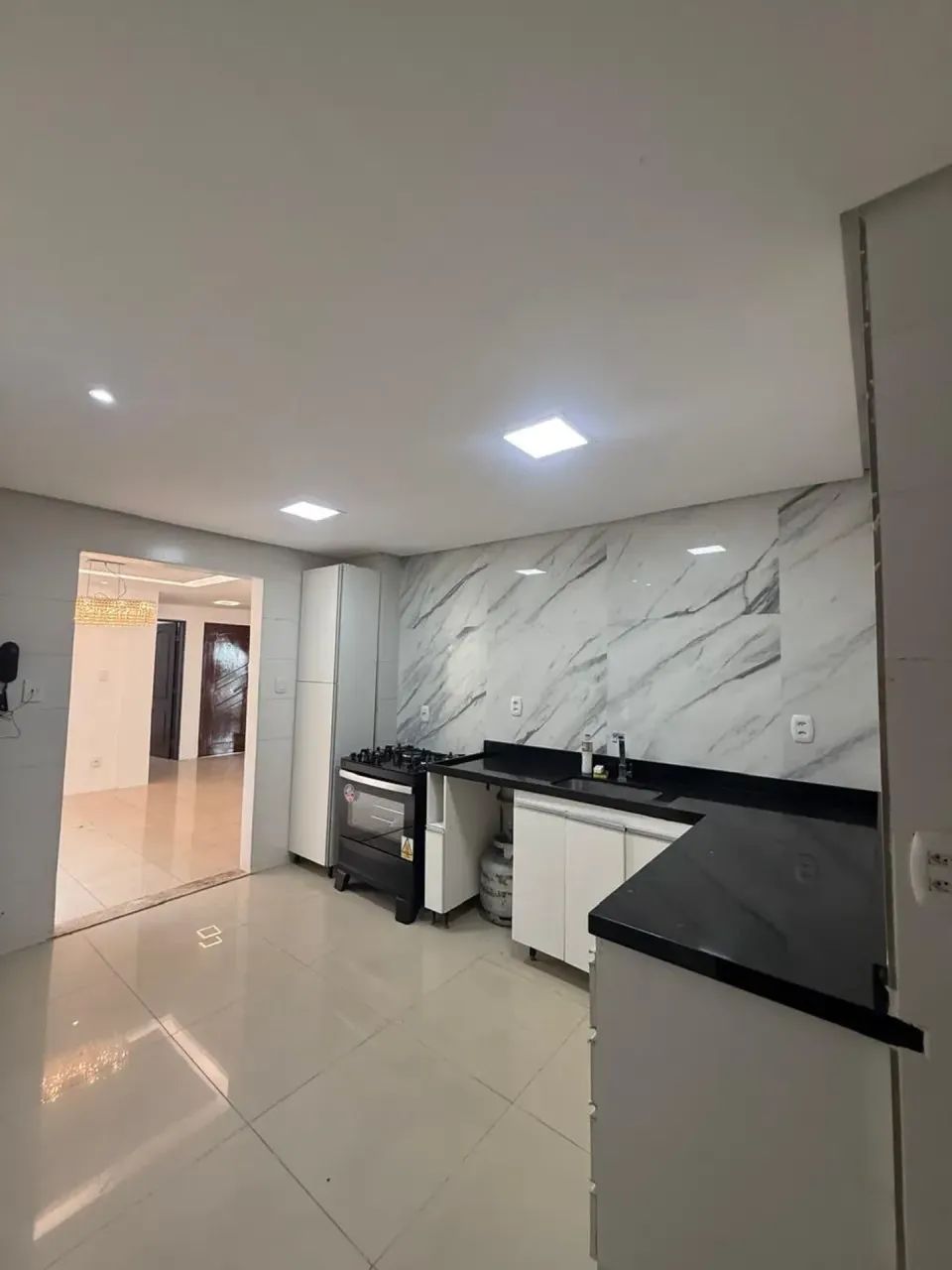 Fantástica Casa no Olho D água com 4 quartos - Foto 5