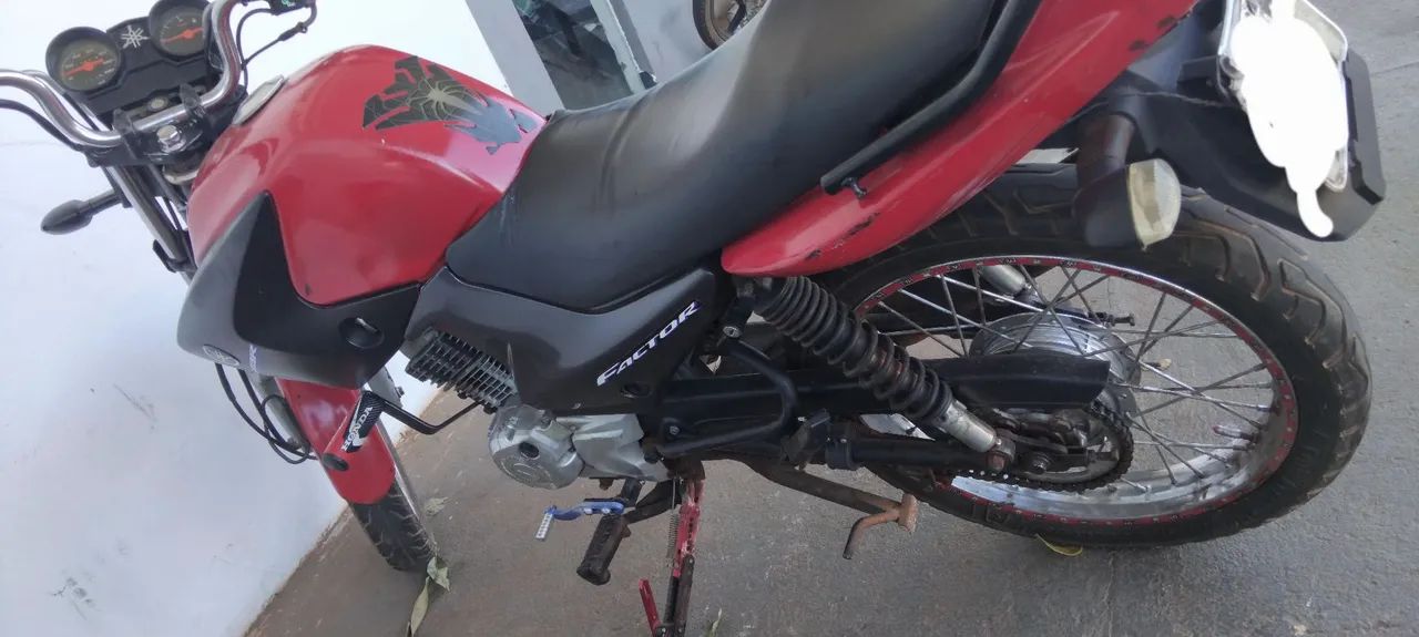 Vendo moto factor 125 2009 conservada  - Foto 4