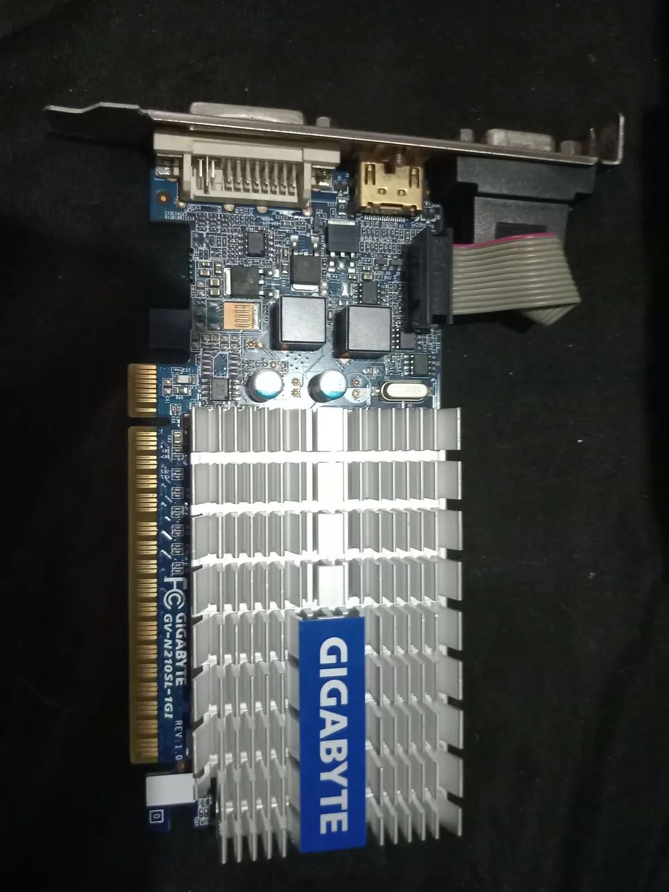 Gt 220 original  Marca delll  equivalente ao ps3 