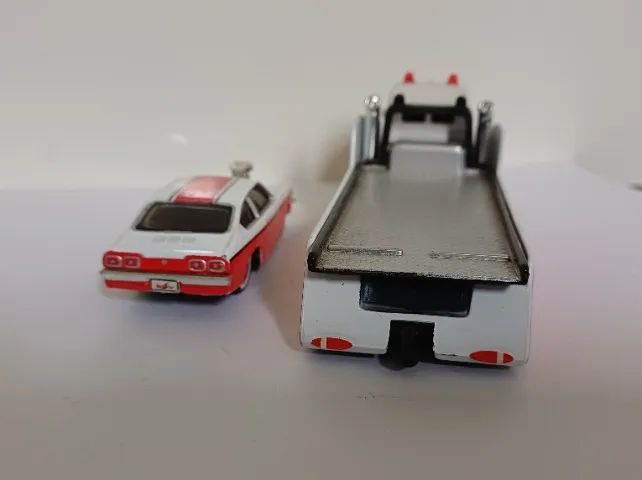 Maisto Ford Coe Flatbed + 1971 chevrolet Vega - Foto 5