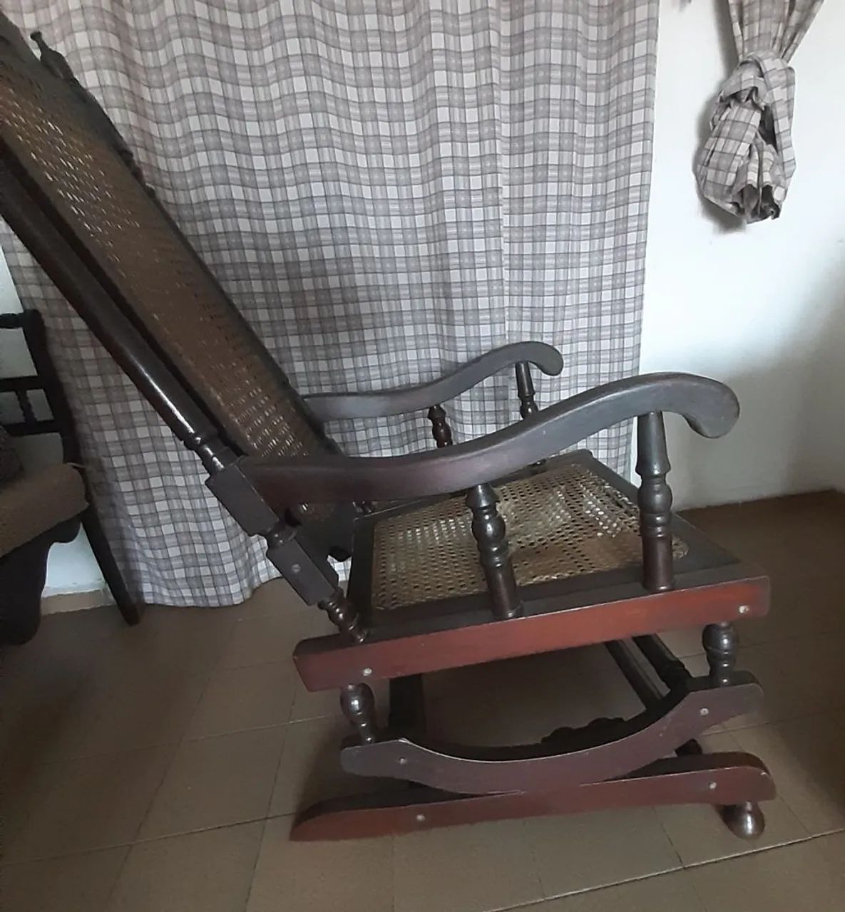 Cadeira de balanço antiga - Foto 3