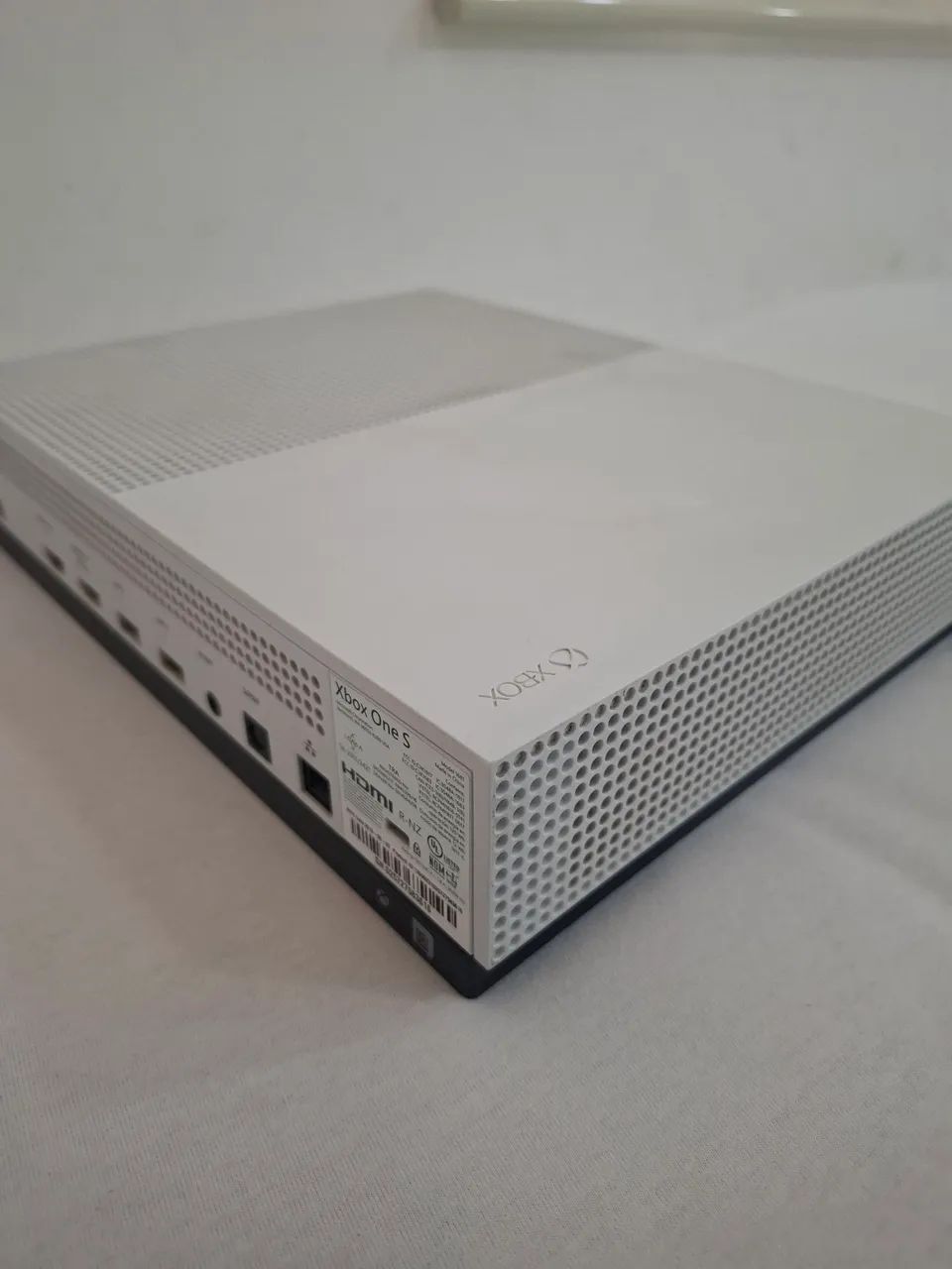 ? Xbox One S 1TB + 2 Controles - Foto 4