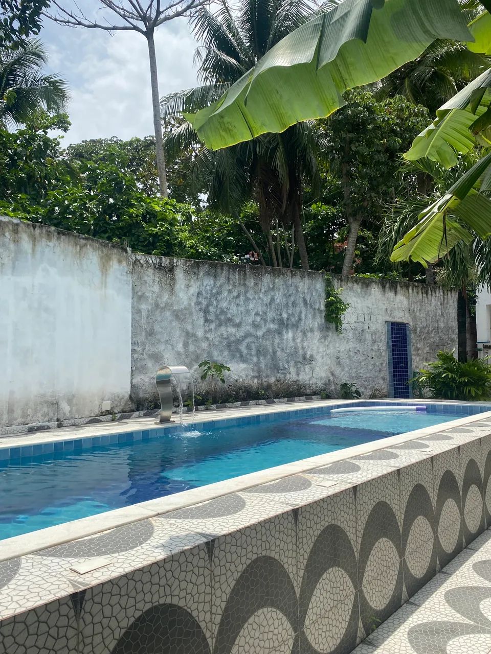 Espaço com piscina 