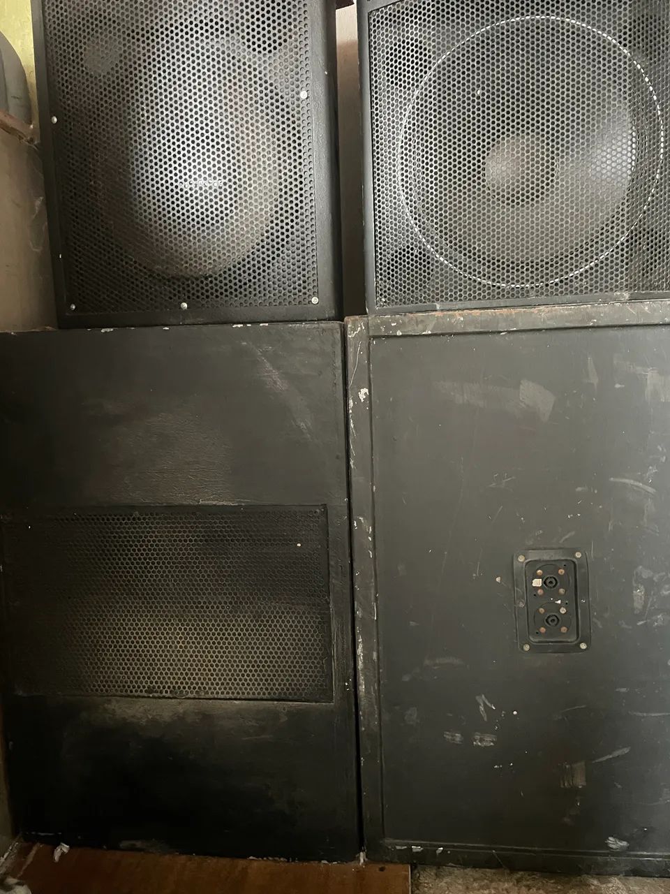 2-Caixa de subwoofer 18 polegadas