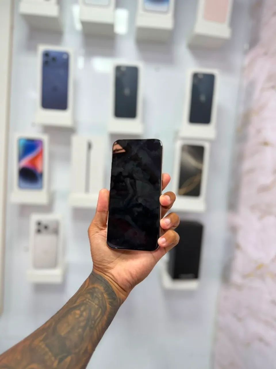IPHONE 16 PRO MAX 256GB<br>R$ 5.499 - Foto 4
