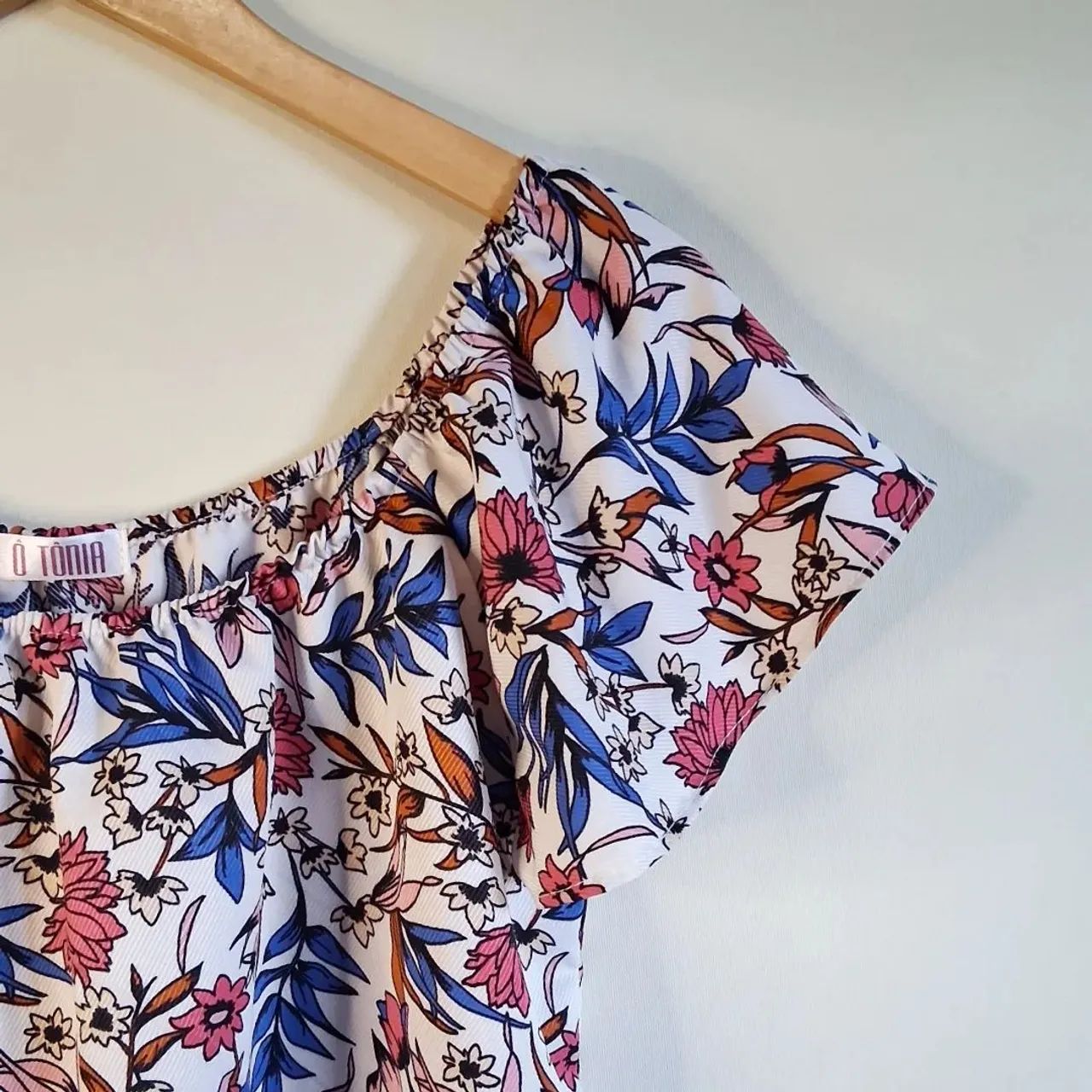 Blusa Floral Tamanho M - Foto 2