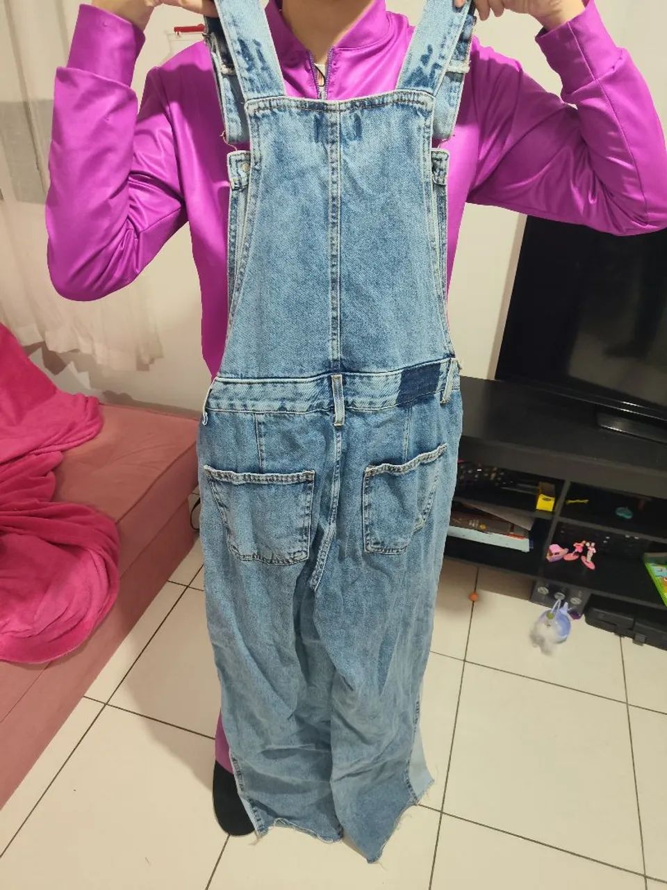 macacão jeans tamanho 38 - Foto 3