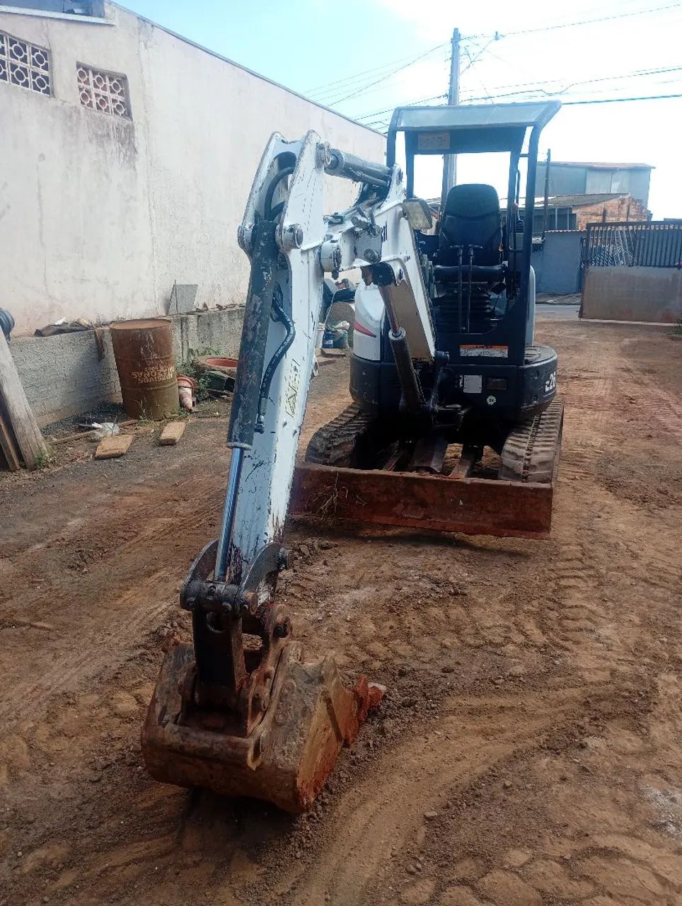 Mini escavadeira Bobcat E26 2013 - Foto 5