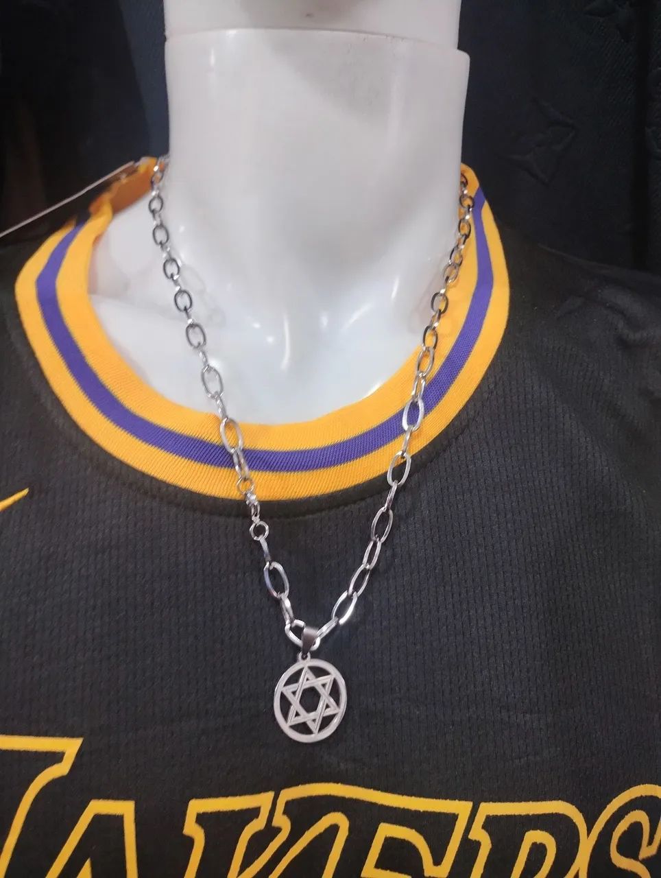 Cordão de aço novo denovo