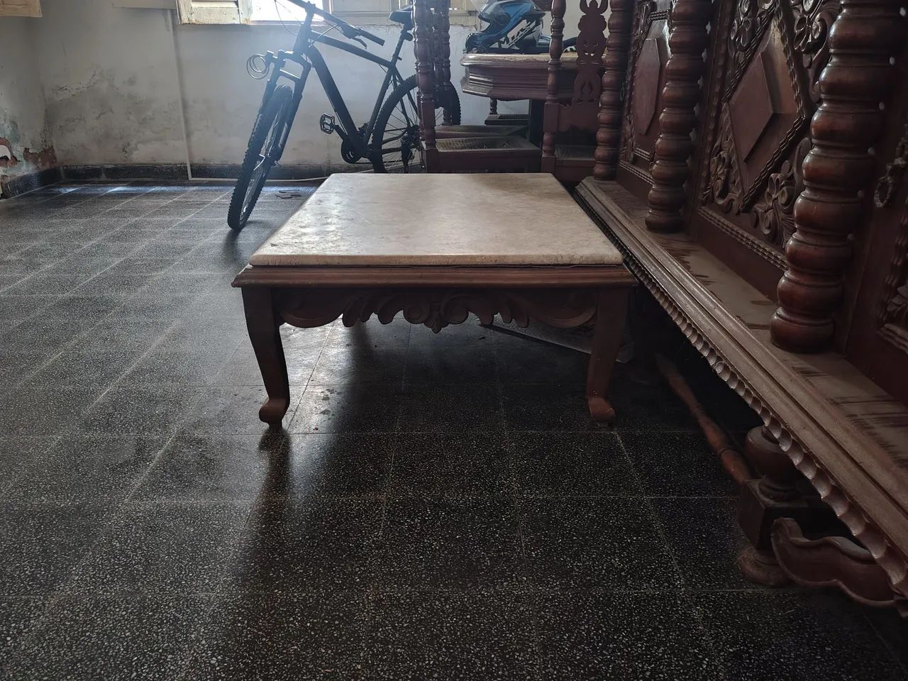 Sofá com 2 poltronas e centro com mármore.  - Foto 2