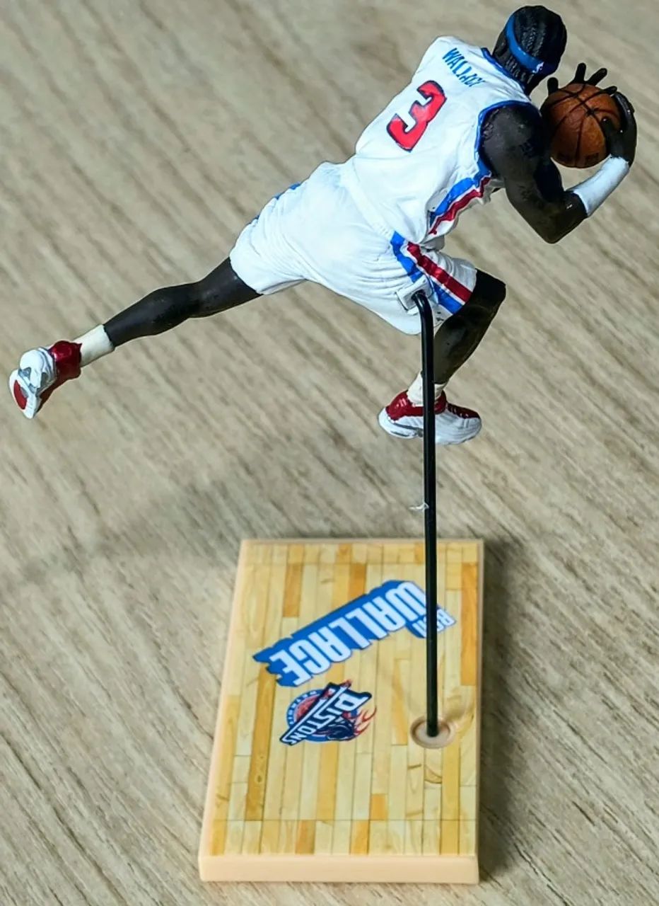 Boneco nba mcfarlane ben wallace detroit pistons - Foto 4