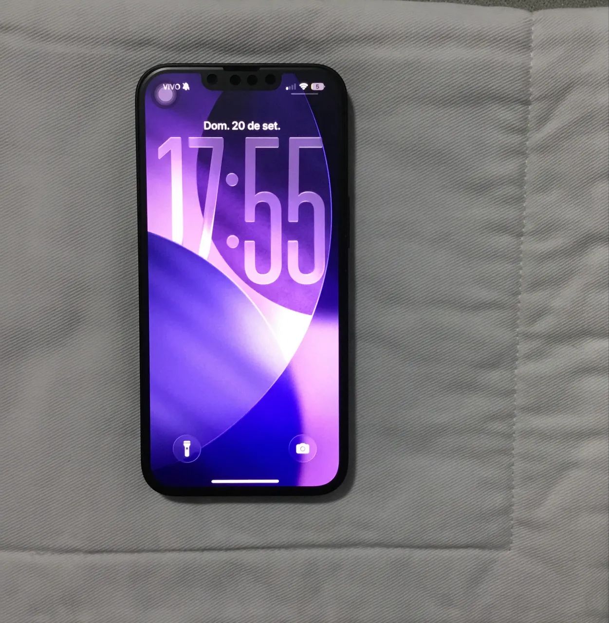 iPhone 16e impecável 