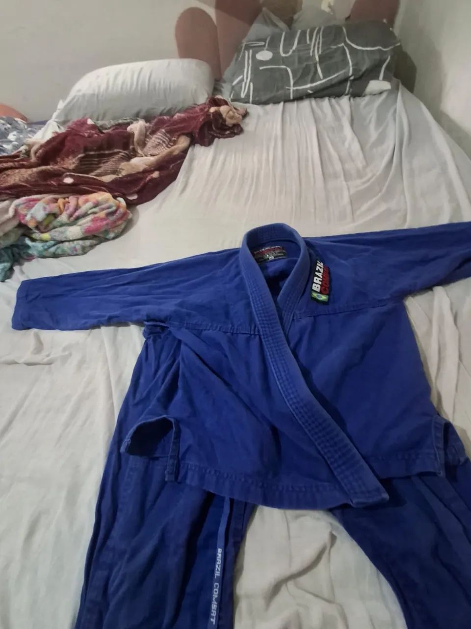 Kimonos azul(M1) Branco (M0) cada e 150 e os dois é 200  - Foto 2