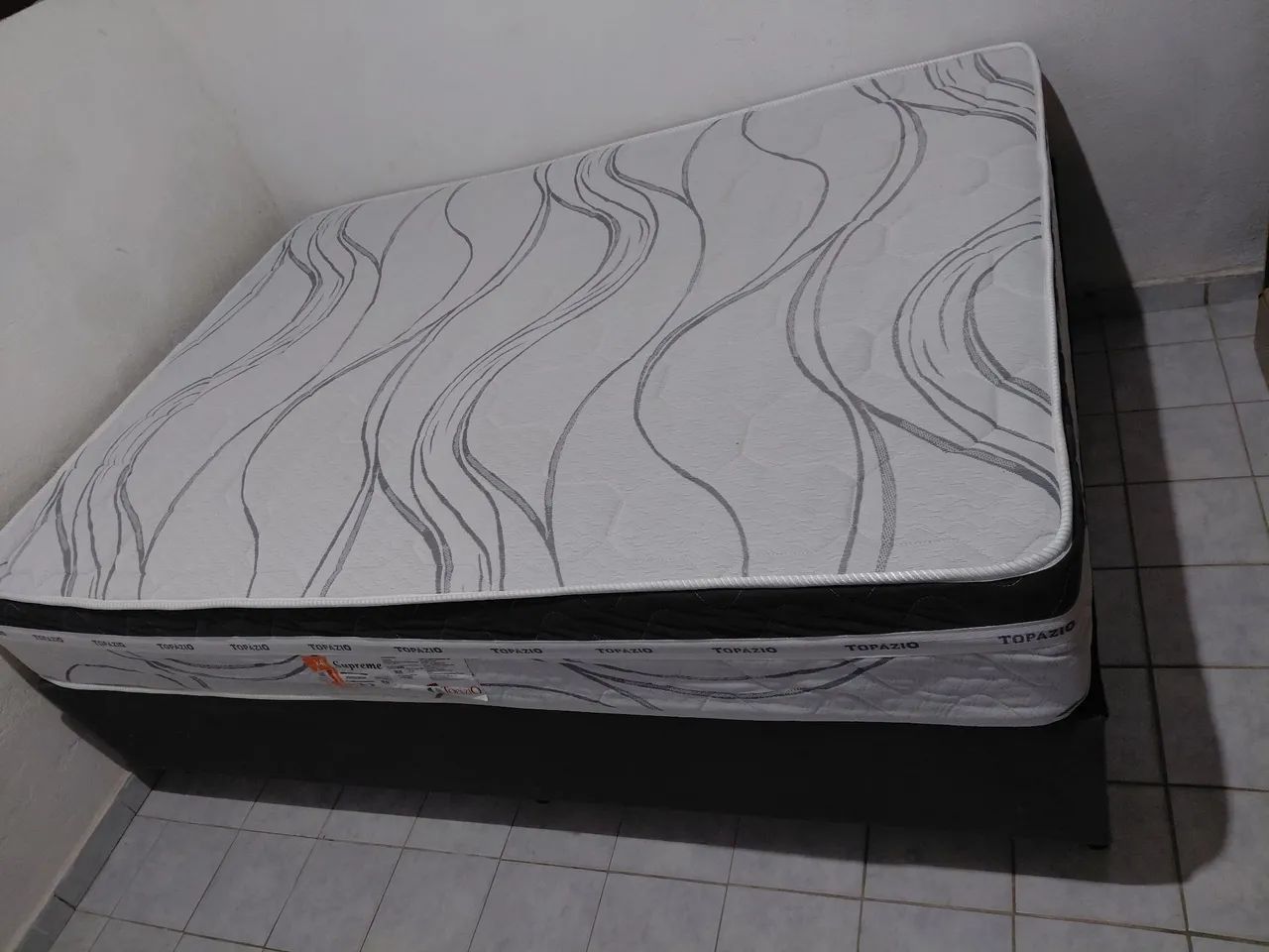 Pra vender logo - Cama de casal com Box 