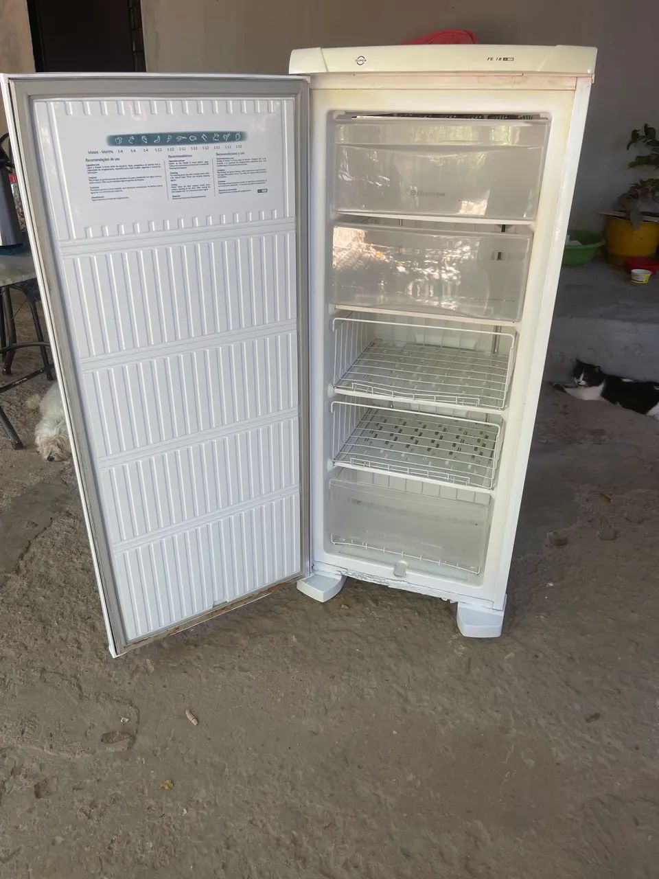 Freezer vertical Electrolux 180 litros  - Foto 3